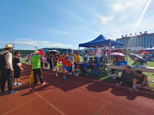 揮灑青春汗水 · 展現(xiàn)拼搏精神 | 學(xué)院第二屆學(xué)生田徑運動會進行時