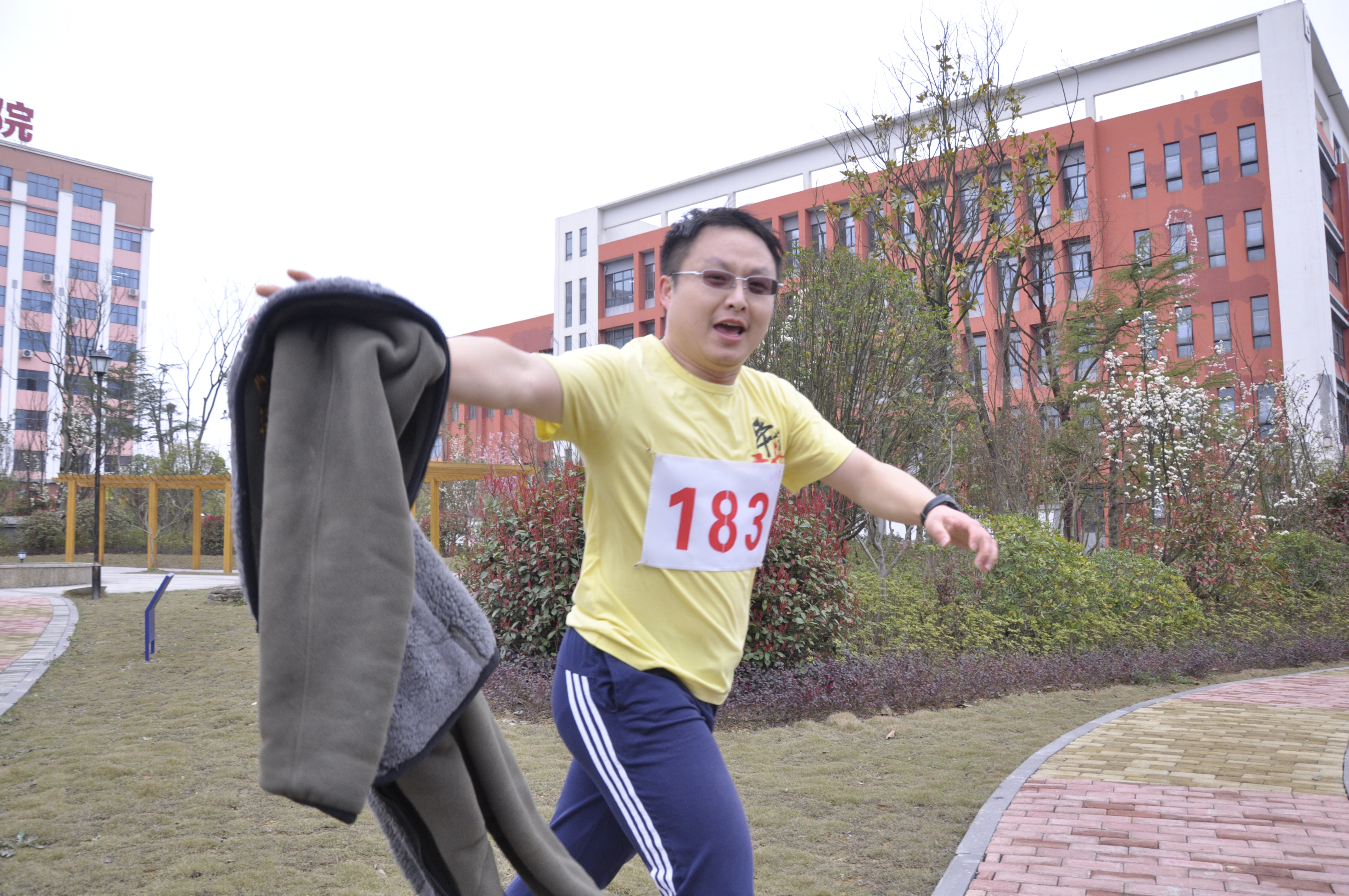 學院第一屆環(huán)校跑