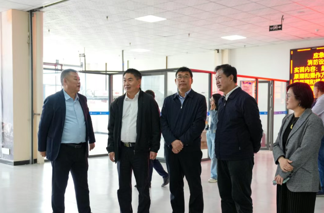 廣州鐵路職業(yè)技術(shù)學(xué)院、廣州機(jī)電技師學(xué)院到我院調(diào)研交流