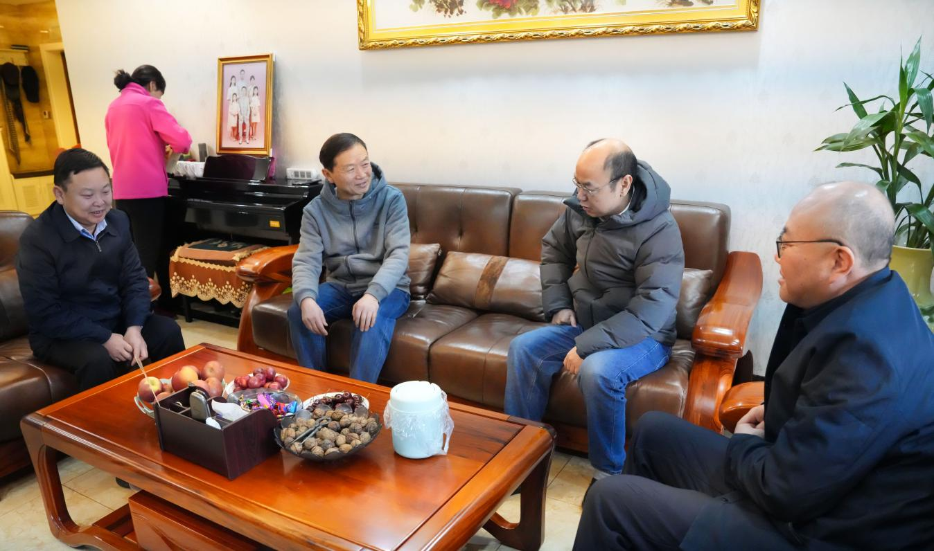 歲寒情深送溫暖  凝聚共識繪同心——學(xué)院領(lǐng)導(dǎo)春節(jié)前夕走訪慰問離退休老同志及駐村干部