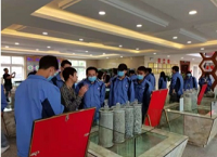 加強(qiáng)校企合作，深化產(chǎn)教融合  ——我院組織師生赴金海湖新區(qū)企業(yè)參觀學(xué)習(xí)